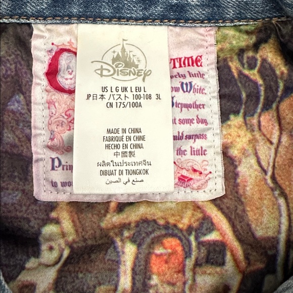 Disney Denim Jacket with Snow White detailing - Picture 3 of 8
